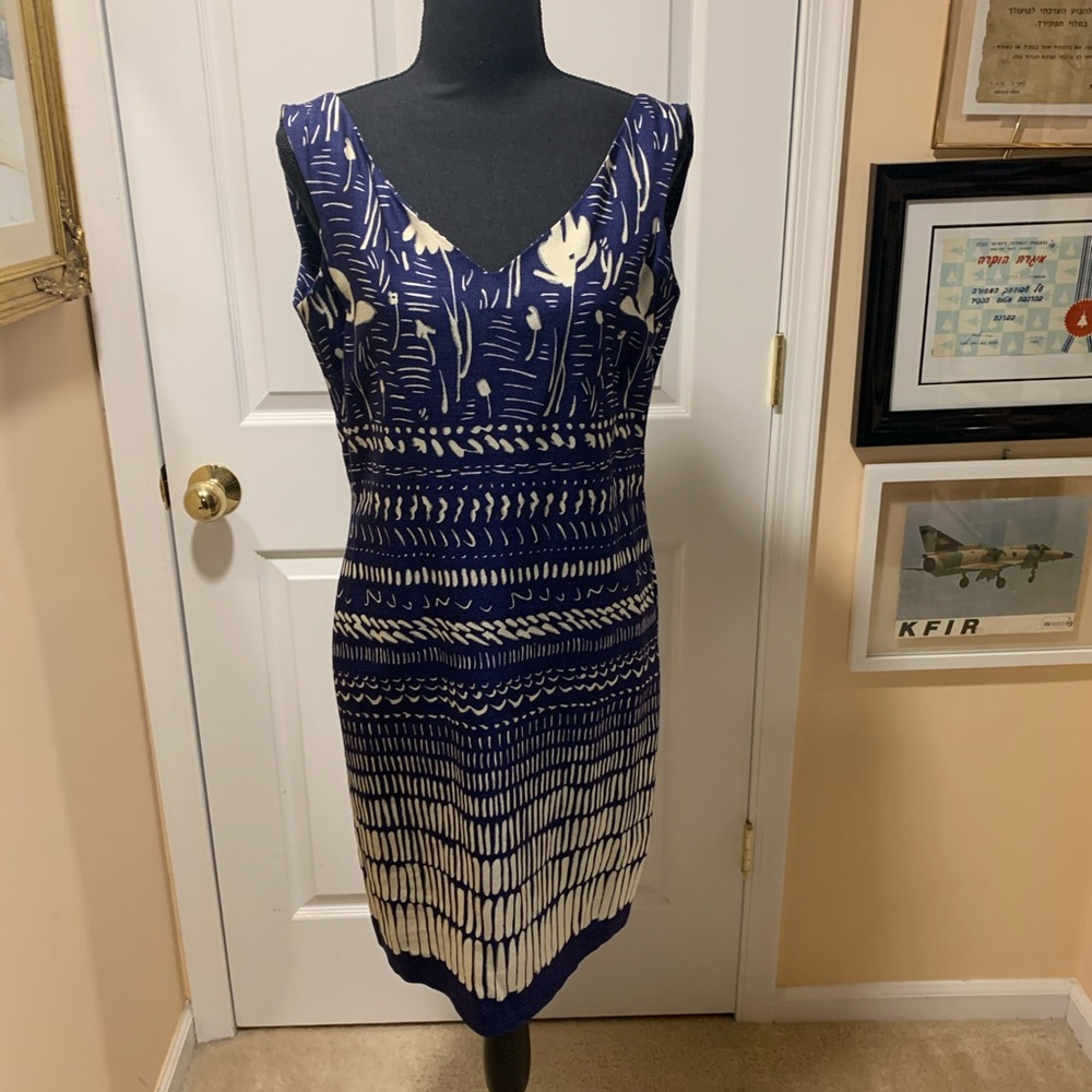 Jones New York size 8 blue pattern shift dress